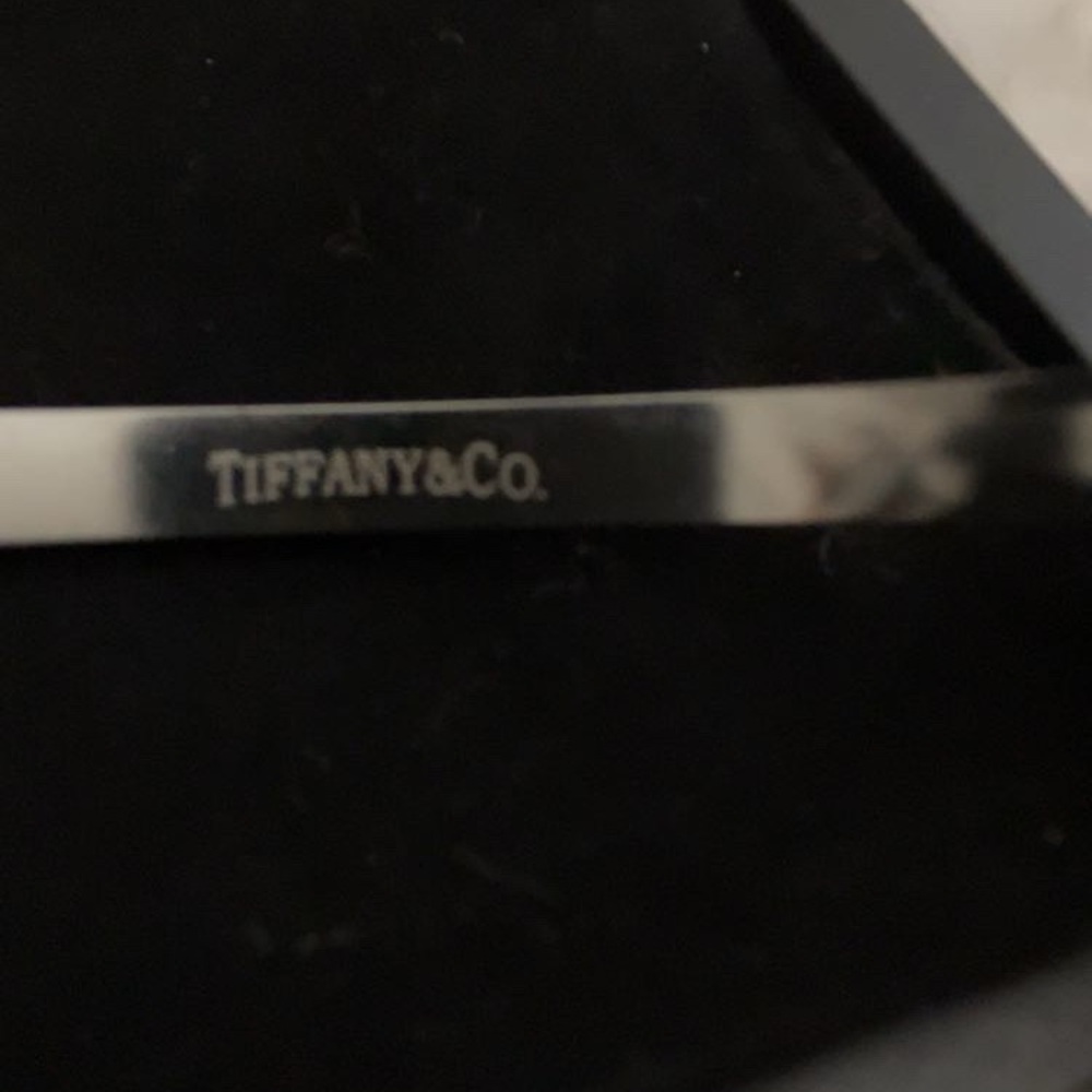 Tiffany & Co silver heart bracelet bangle with pink tones, stamped. - Picture 4 of 7
